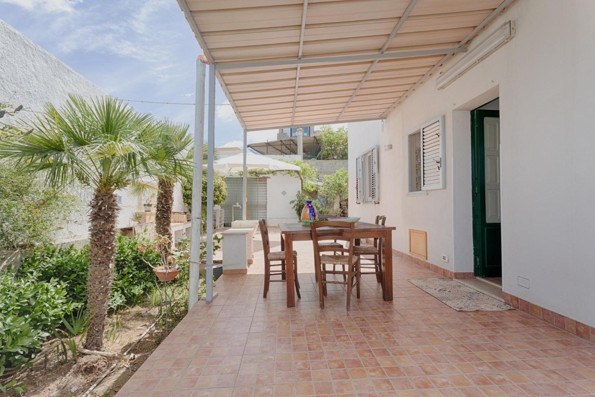 Dreamy With Veranda, Pool And Parking Apartment Rilievo